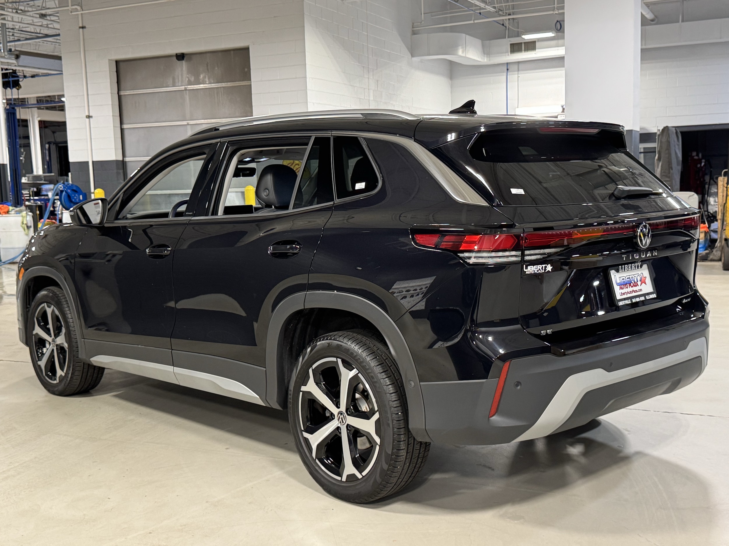 2026 Volkswagen Tiguan SE - Photo 24