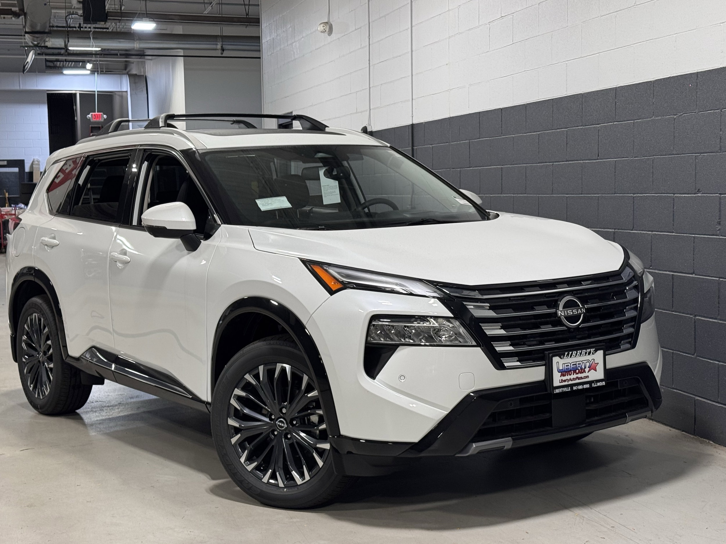 2026 Nissan Rogue Platinum - Photo 2