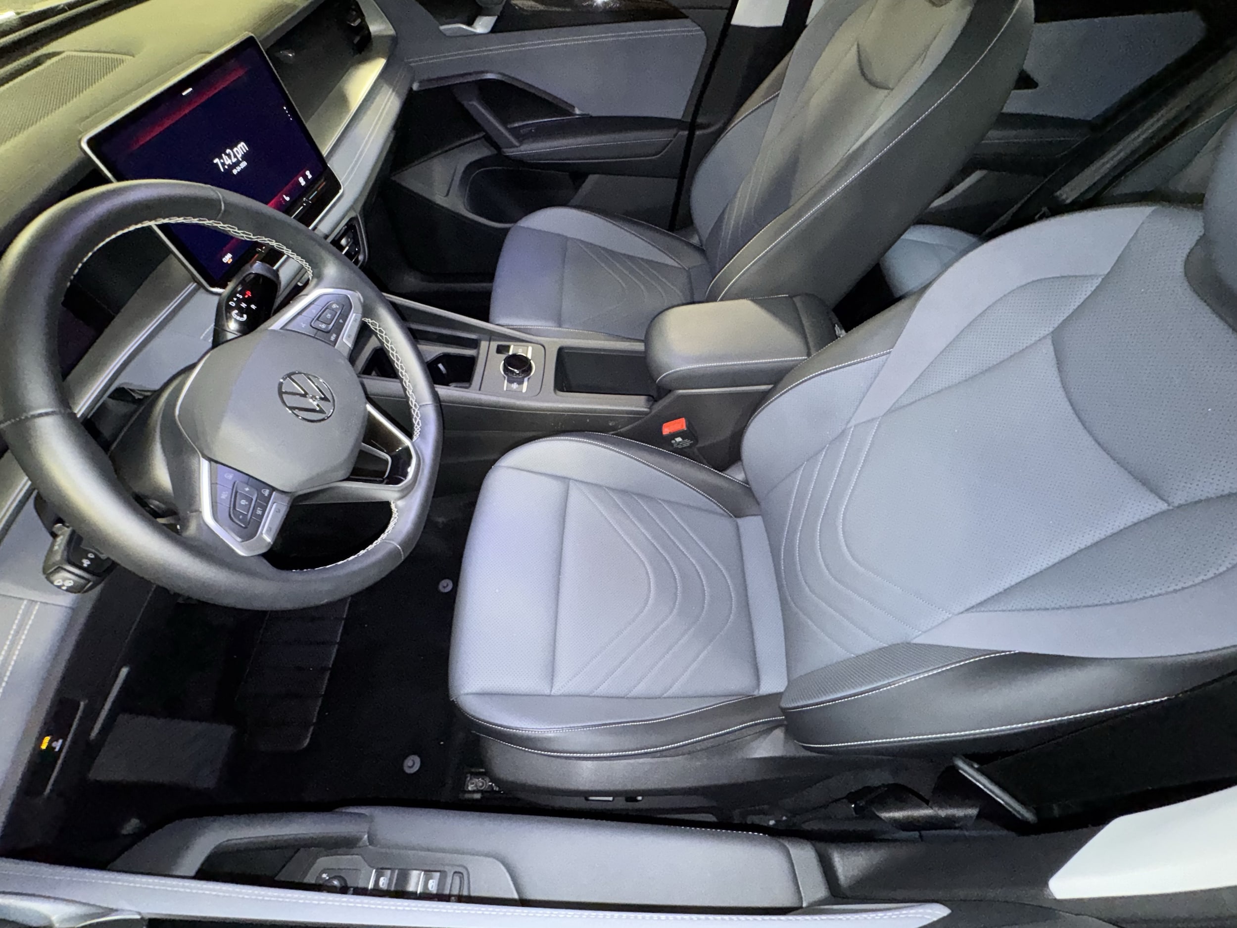 2026 Volkswagen Tiguan SE - Photo 30