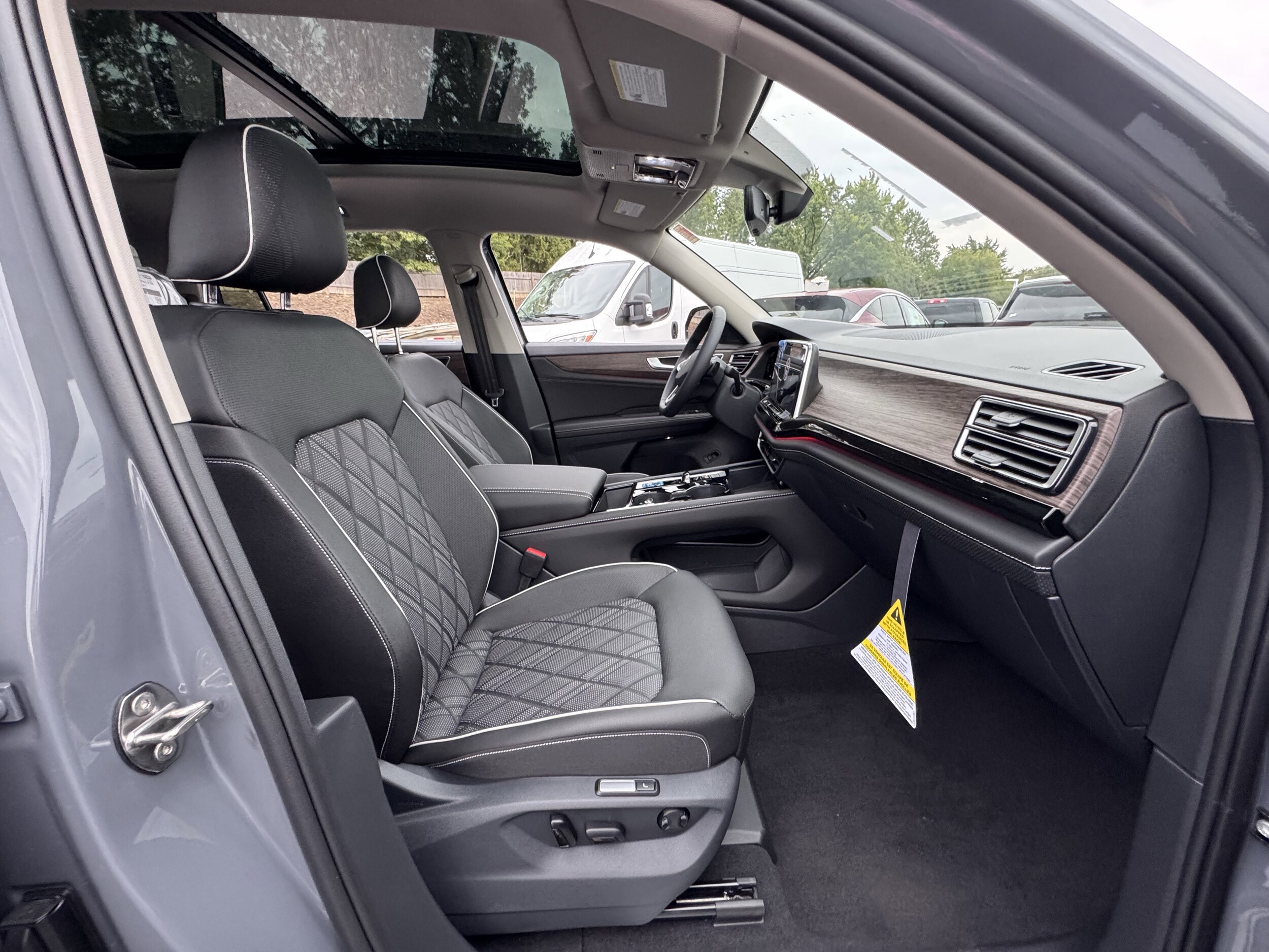 2026 Volkswagen Atlas SEL Premium R-Line - Photo 9