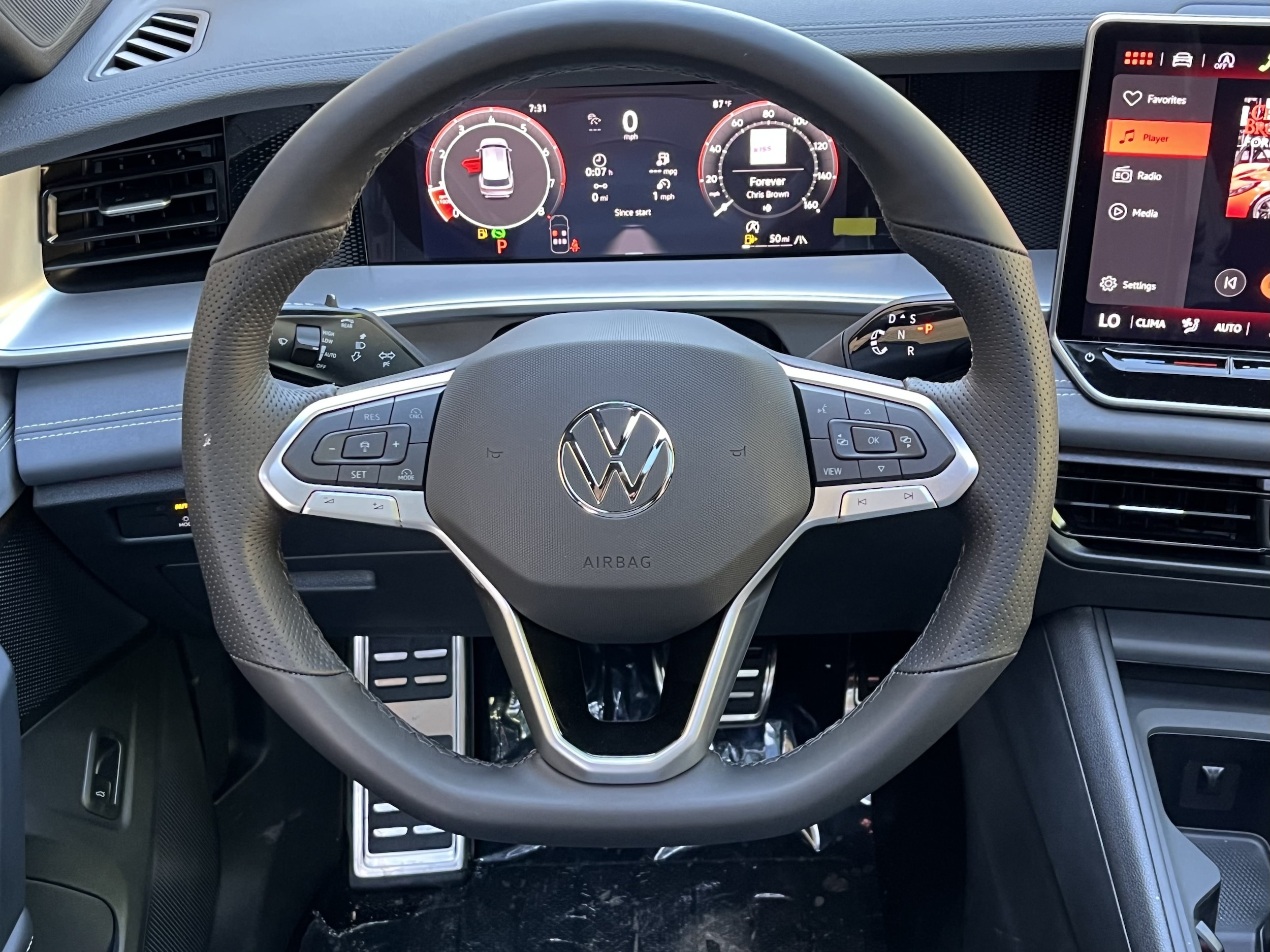 2026 Volkswagen Tiguan SE R-LINE BLACK - Photo 17