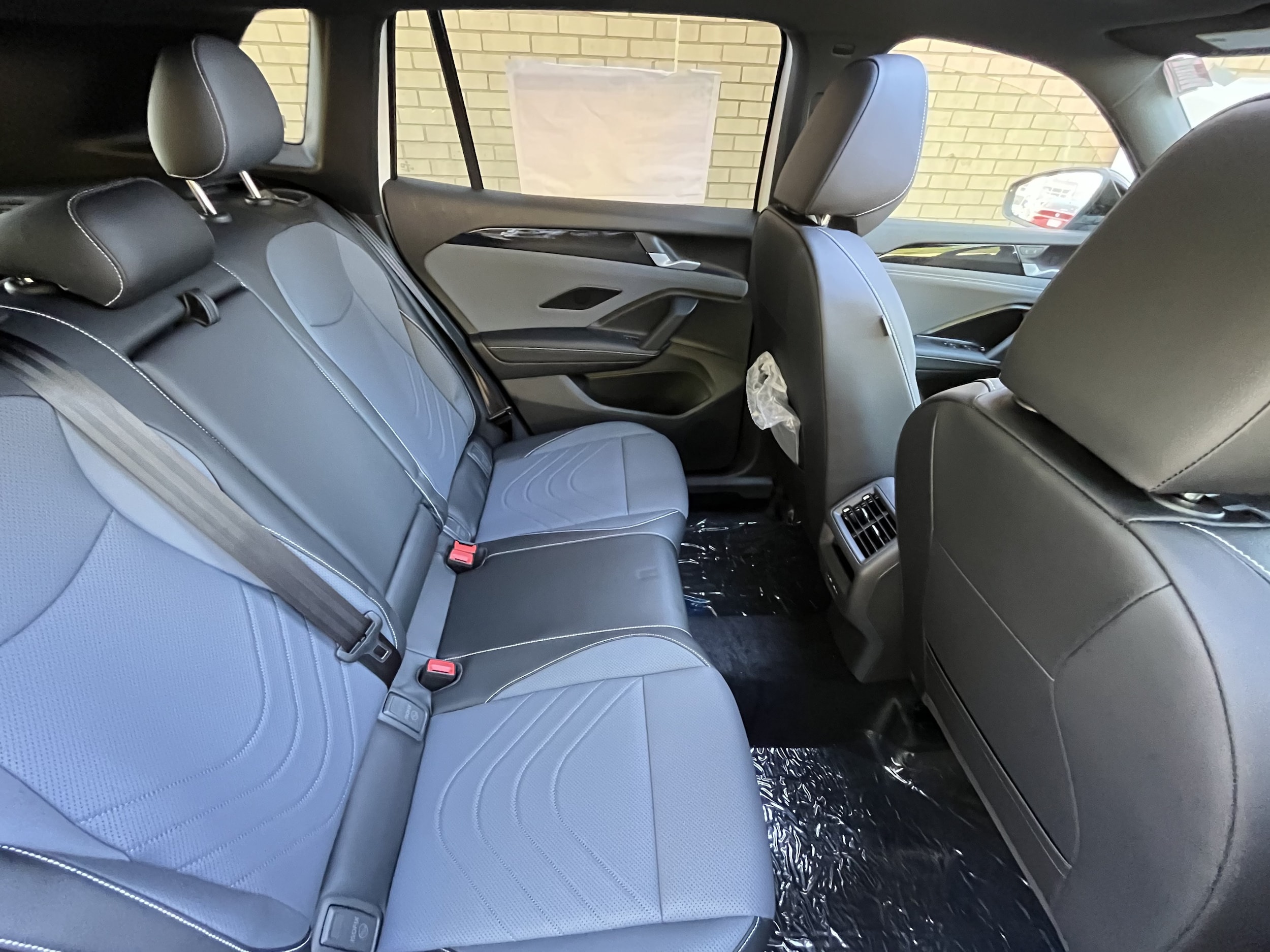 2026 Volkswagen Tiguan SE R-LINE BLACK - Photo 12