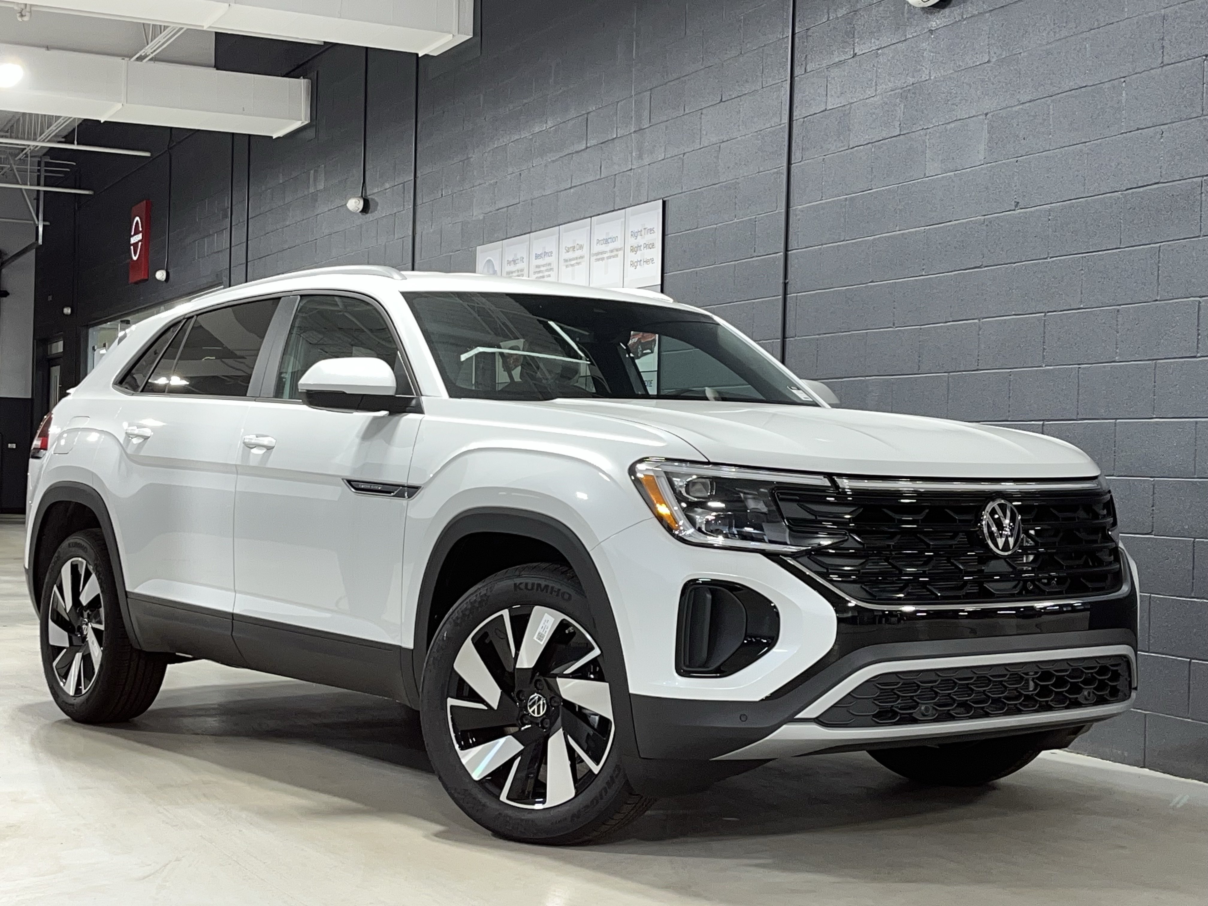 New 2026 Volkswagen Atlas Cross Sport 2.0T SE w/Technology 2.0T SE w/Technology 4MOTION