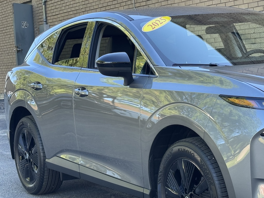 Used 2025 Nissan Murano SV SUV