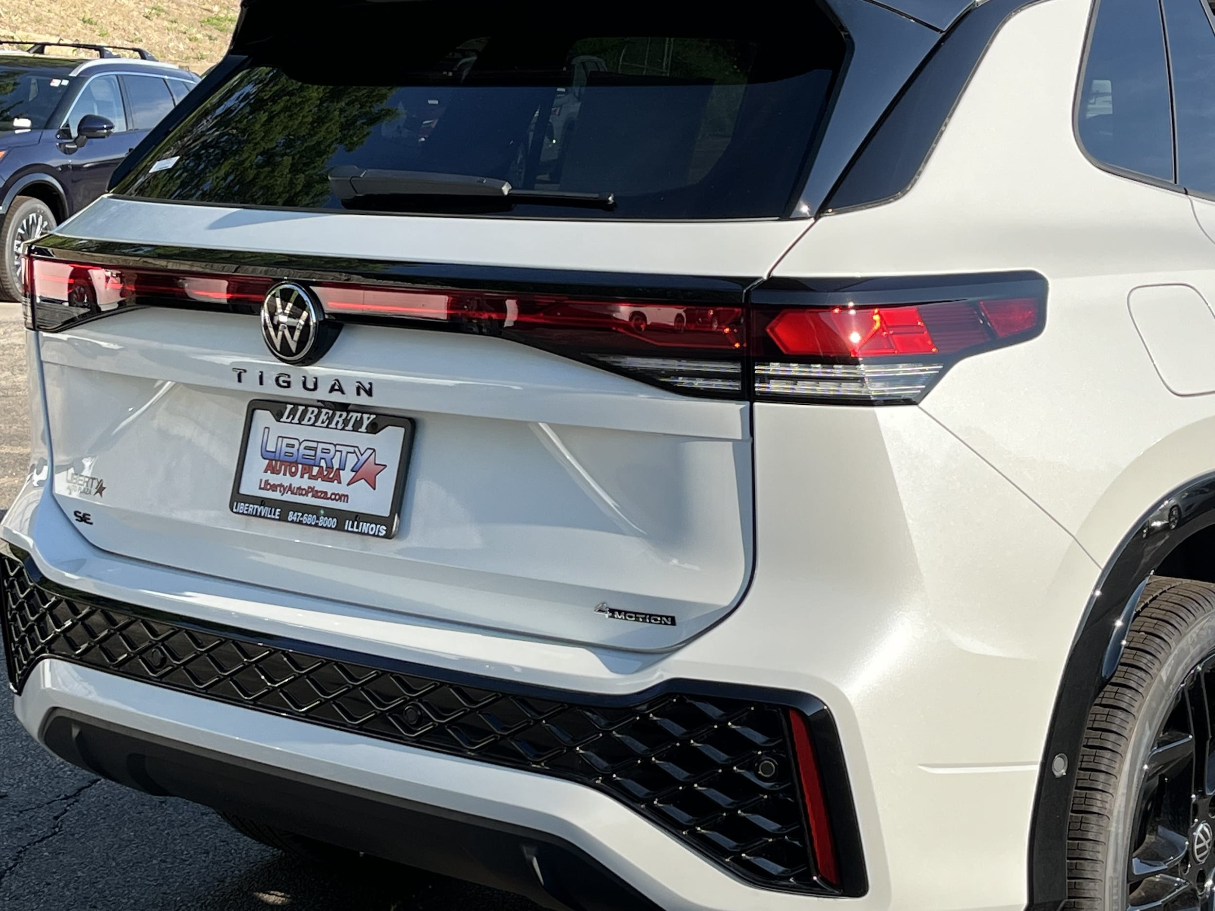 2026 Volkswagen Tiguan SE R-LINE BLACK - Photo 8