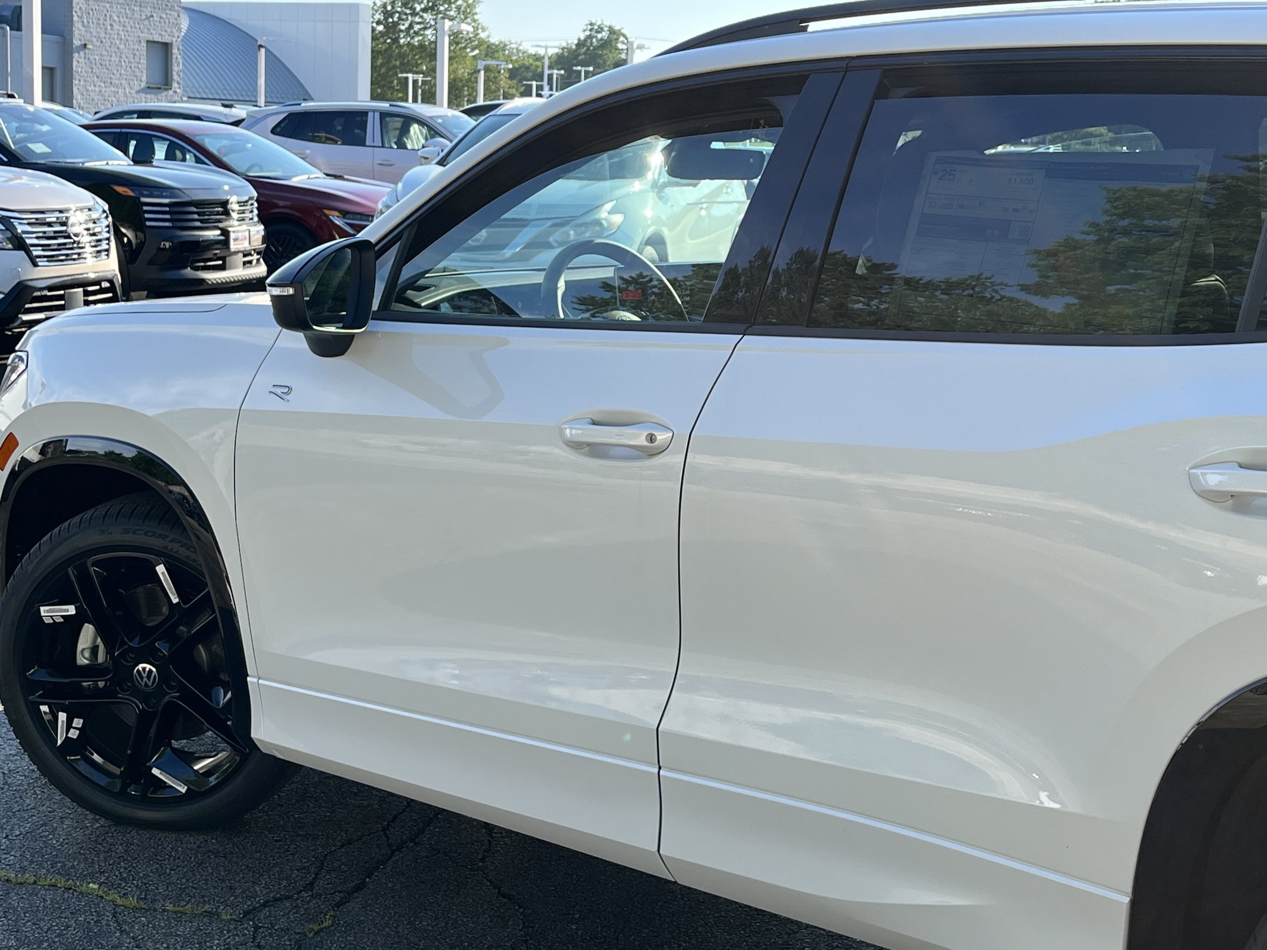 2026 Volkswagen Tiguan SE R-LINE BLACK - Photo 11