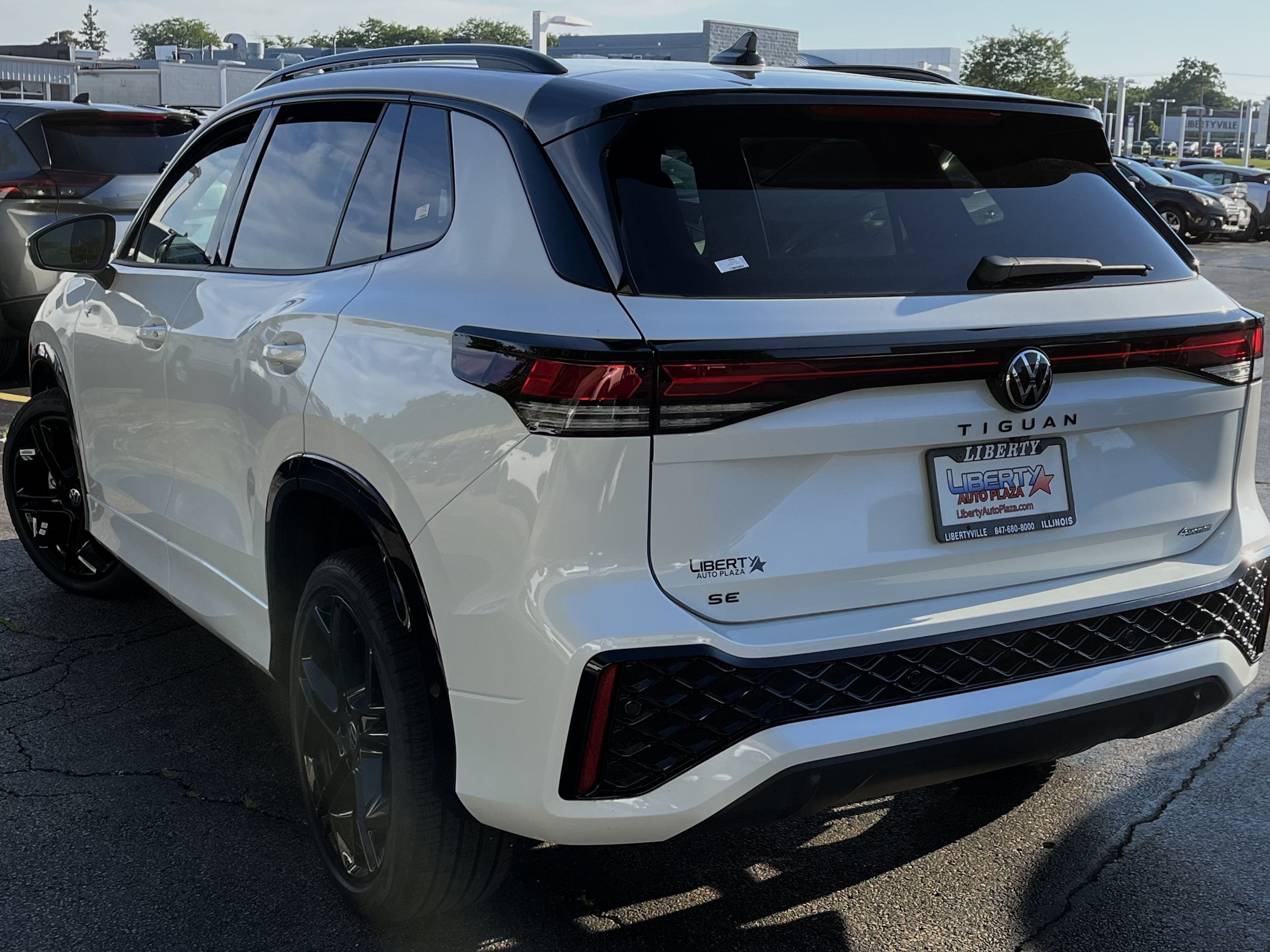 2026 Volkswagen Tiguan SE R-LINE BLACK - Photo 10