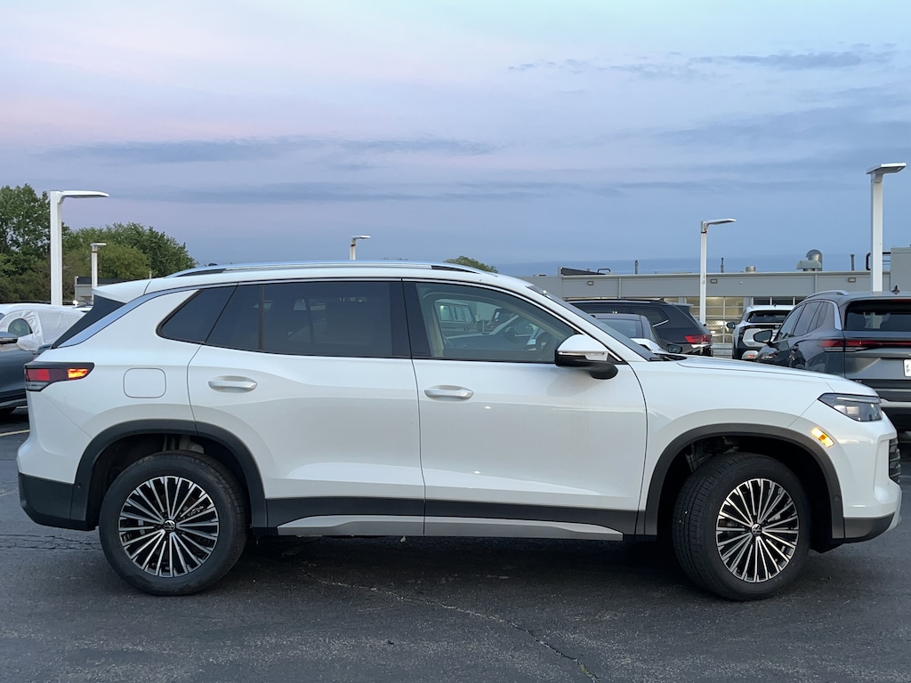 New 2026 Volkswagen Tiguan S 2.0T S 4MOTION