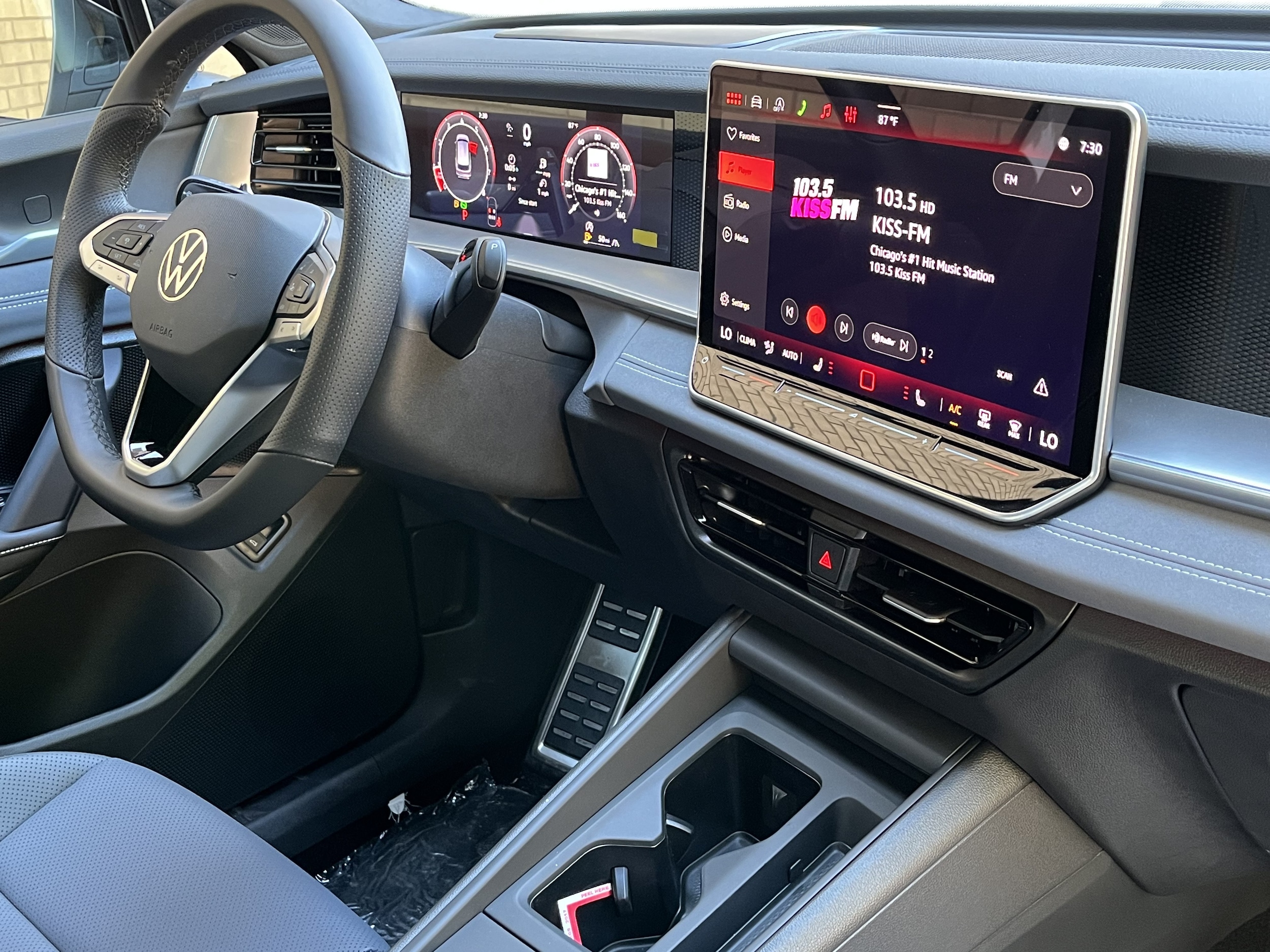 2026 Volkswagen Tiguan SE R-LINE BLACK - Photo 7
