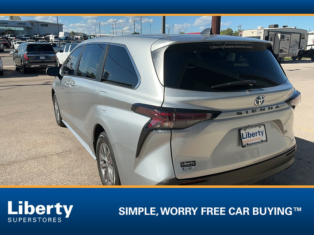 Used 2025 Toyota Sienna LE 8-Passenger