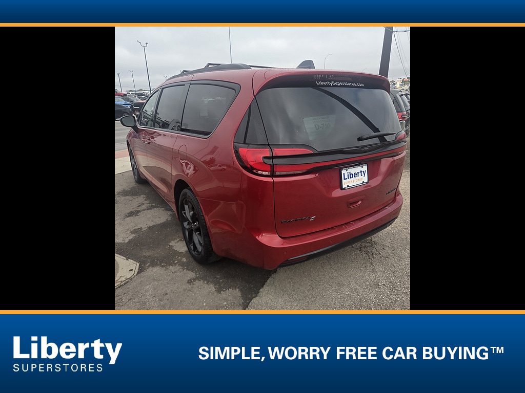 Used 2026 Chrysler Pacifica Limited