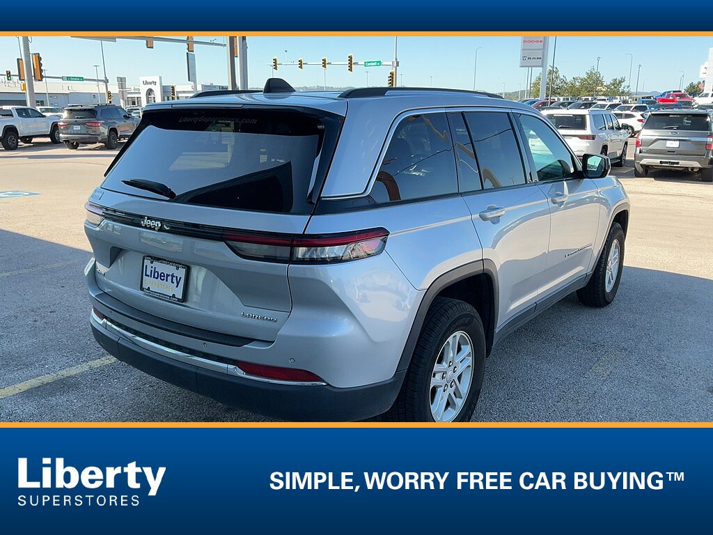 Used 2024 Jeep Grand Cherokee Laredo SUV
