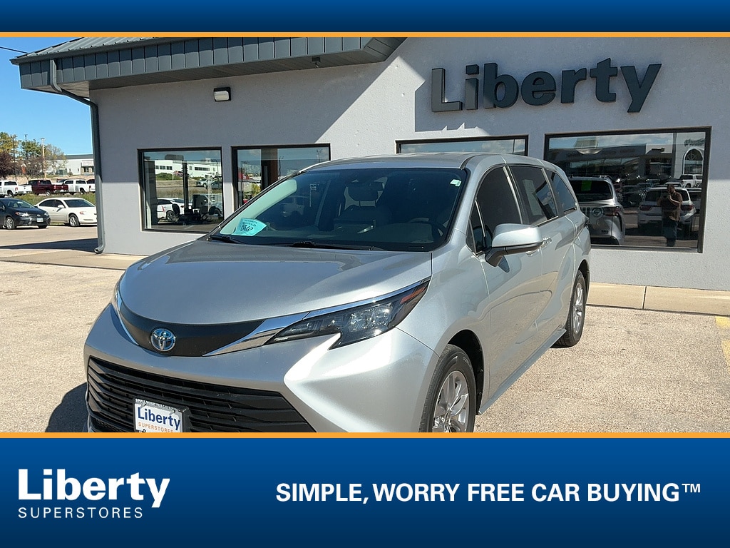 Used 2025 Toyota Sienna LE 8-Passenger