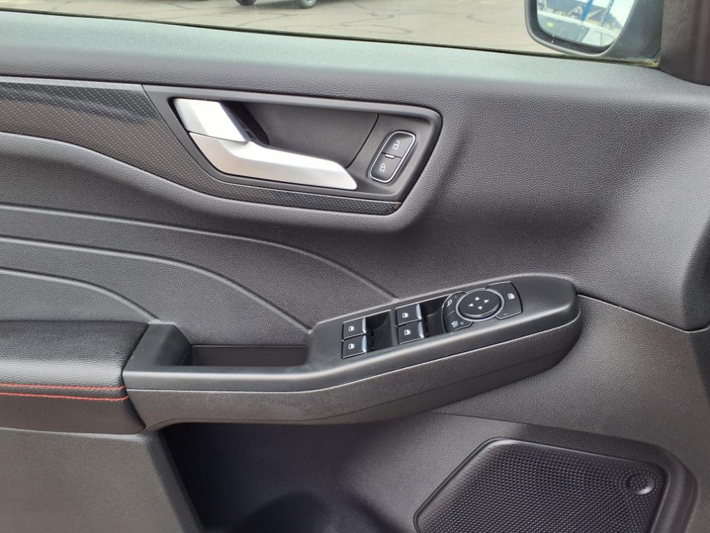 2024 Ford Escape ST-Line - Photo 16