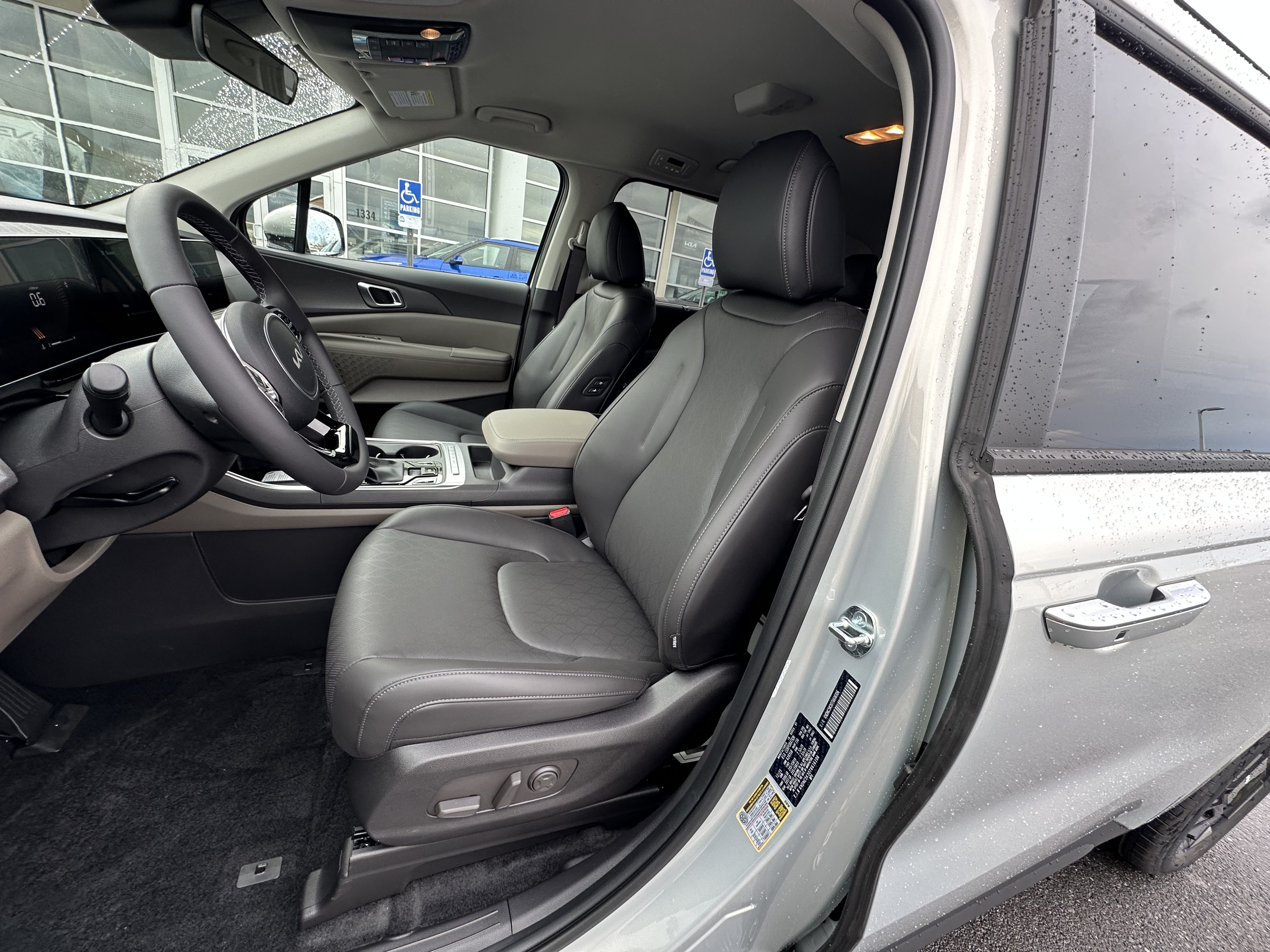 2026 Kia Carnival EX - Photo 28