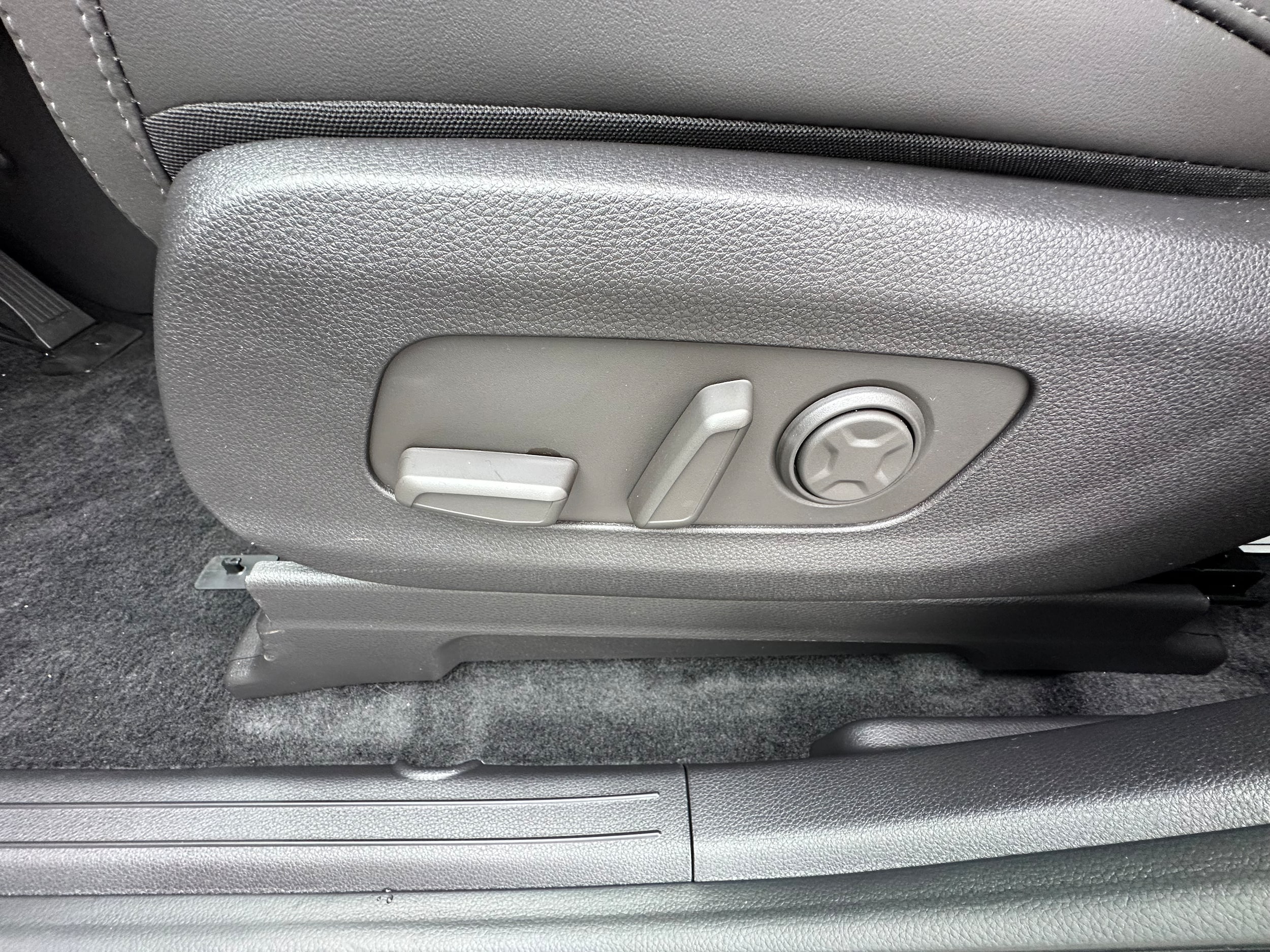 2026 Kia Carnival EX - Photo 29