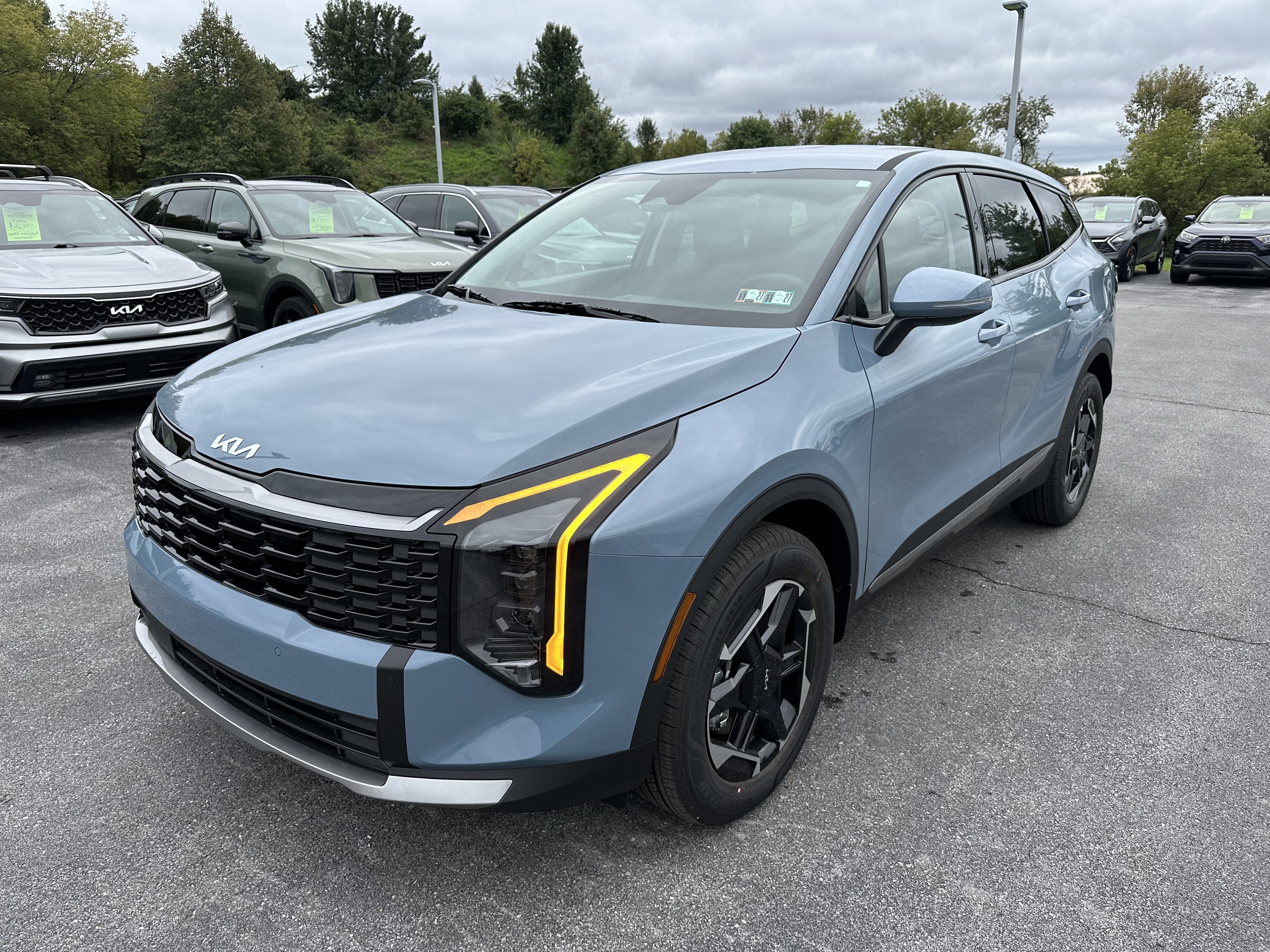 New 2027 Kia Sportage Hybrid S SUV