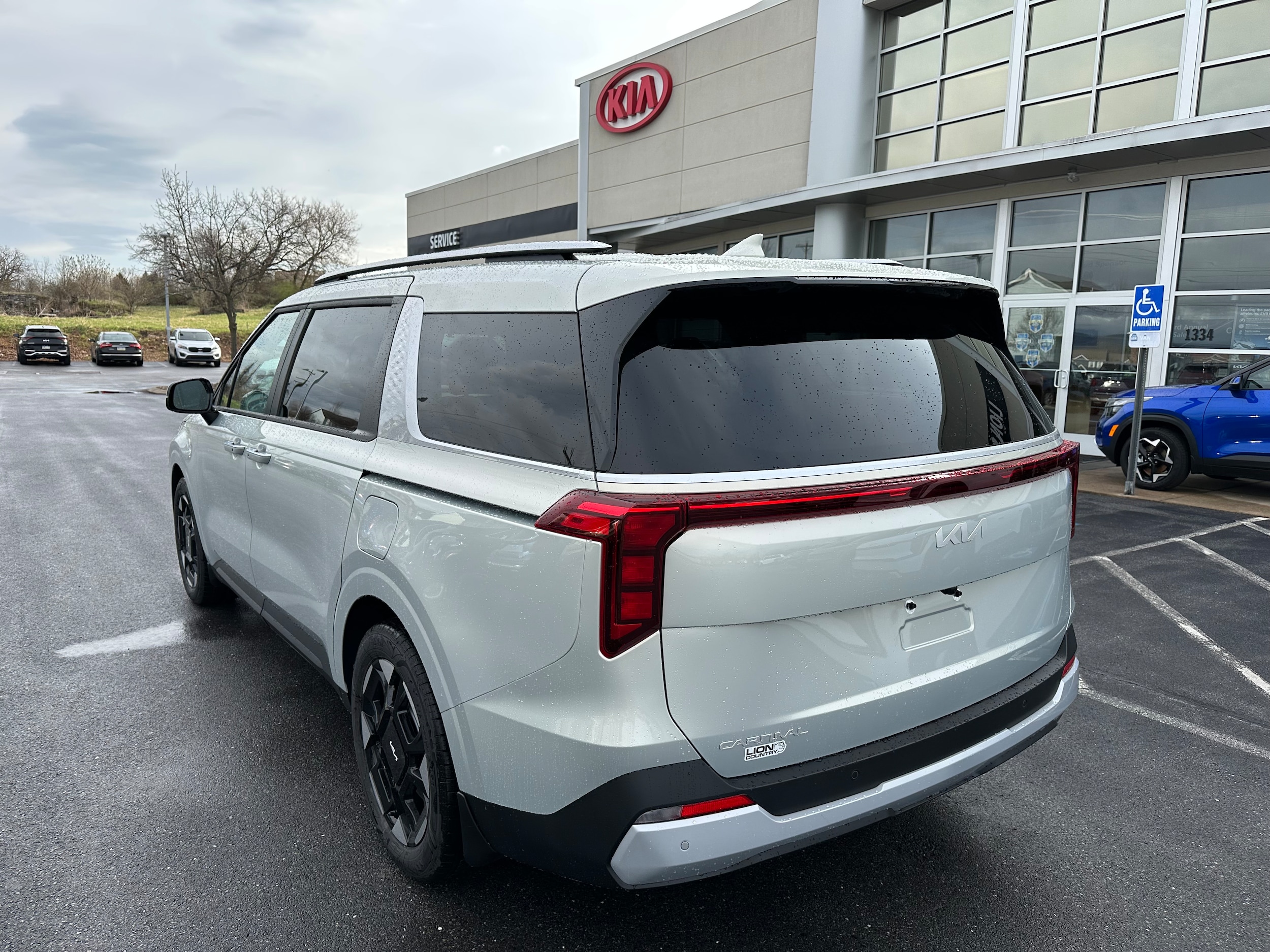 2026 Kia Carnival EX - Photo 7