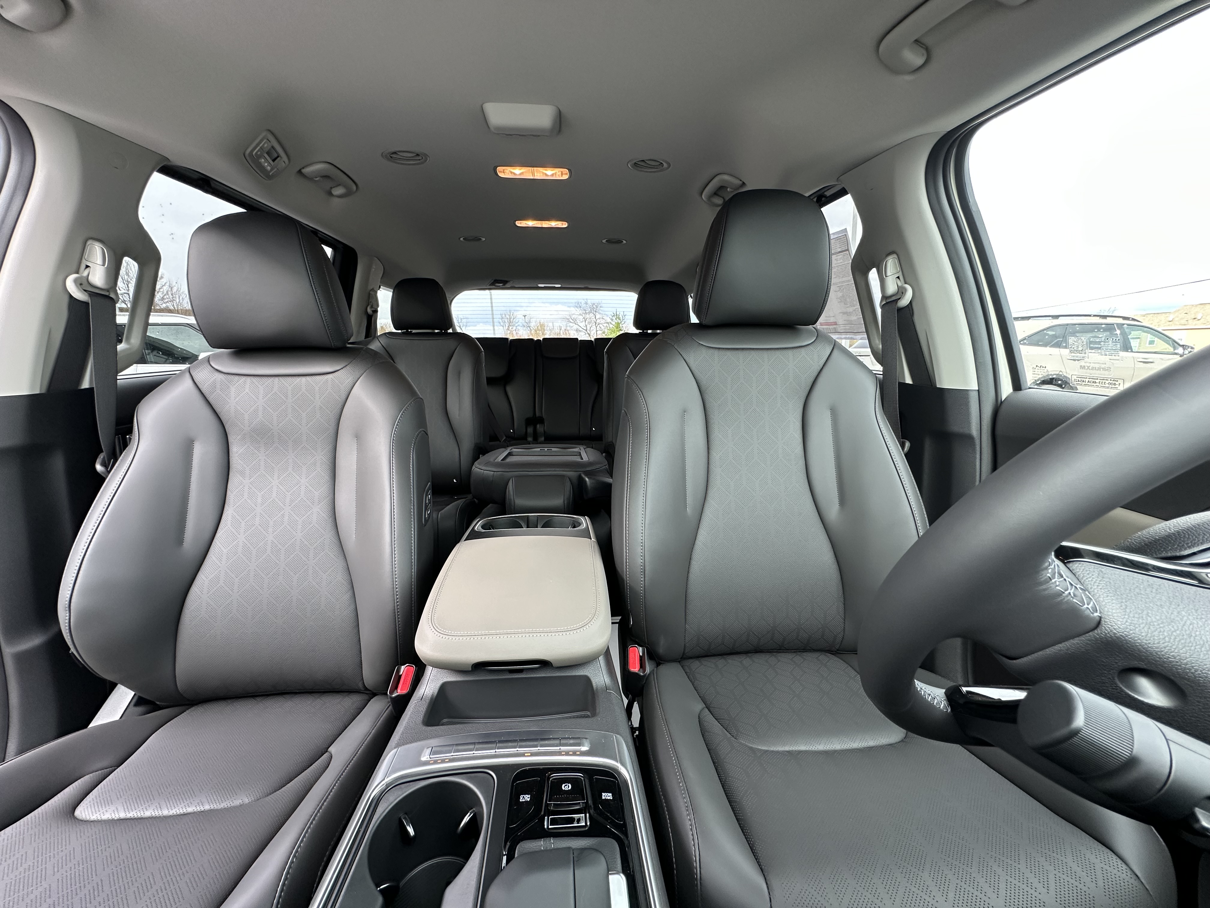 2026 Kia Carnival EX - Photo 27