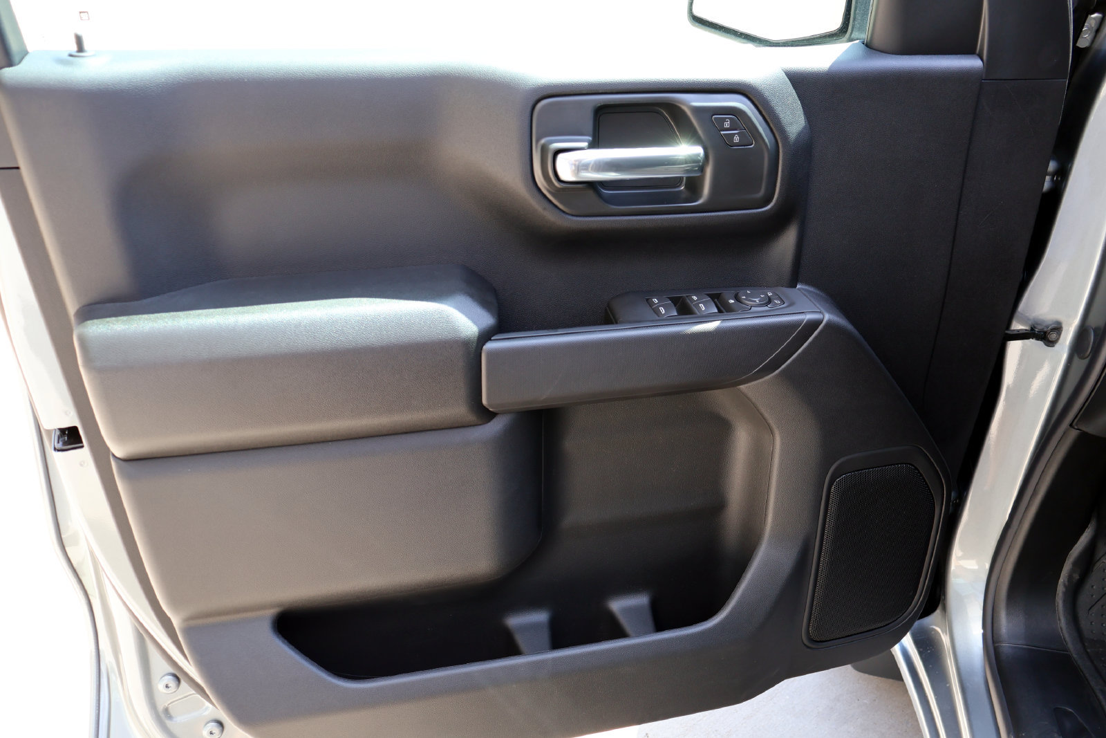 2026 Chevrolet Silverado 1500 Custom - Photo 9