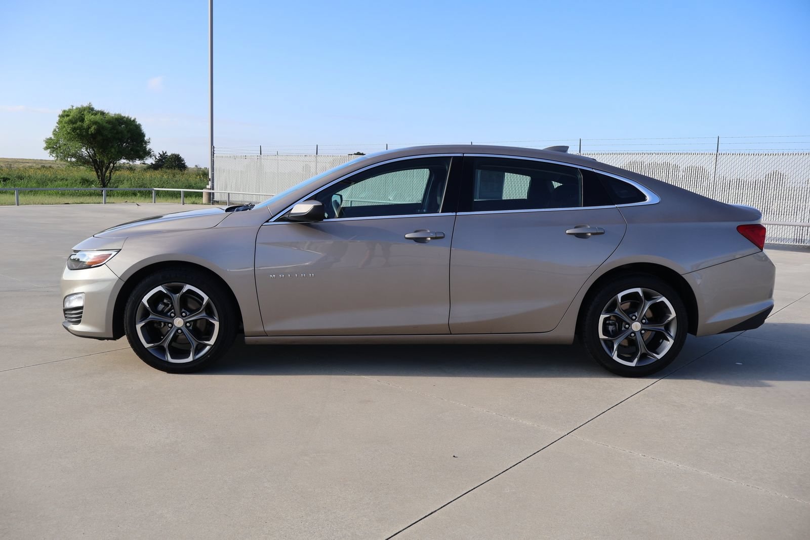 Used 2024 Chevrolet Malibu 1LT with VIN 1G1ZD5STXRF140351 for sale in Bowie, TX