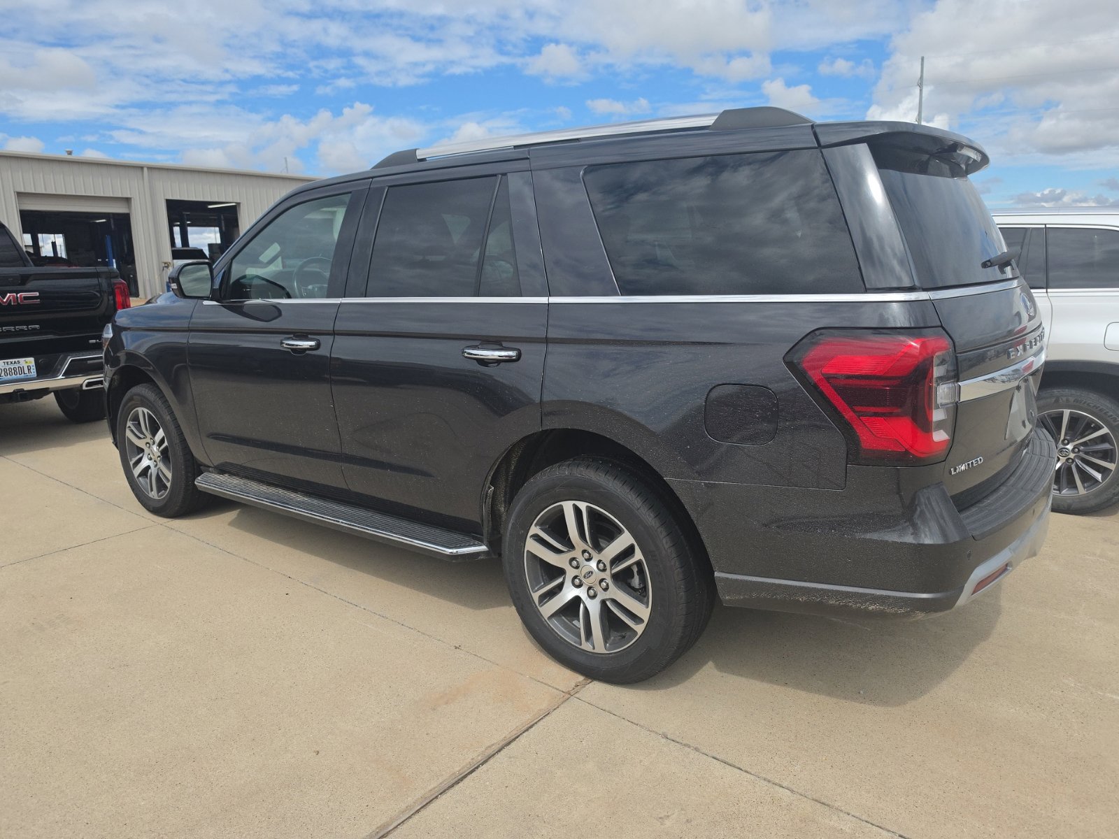Used 2023 Ford Expedition Limited
