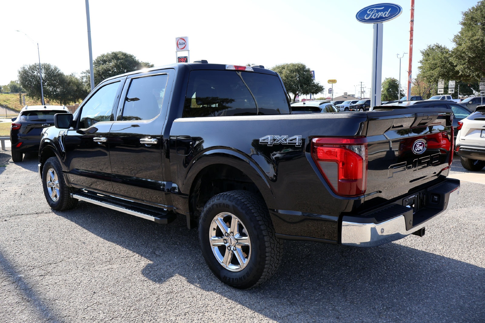 2025 Ford F-150 XLT - Photo 11