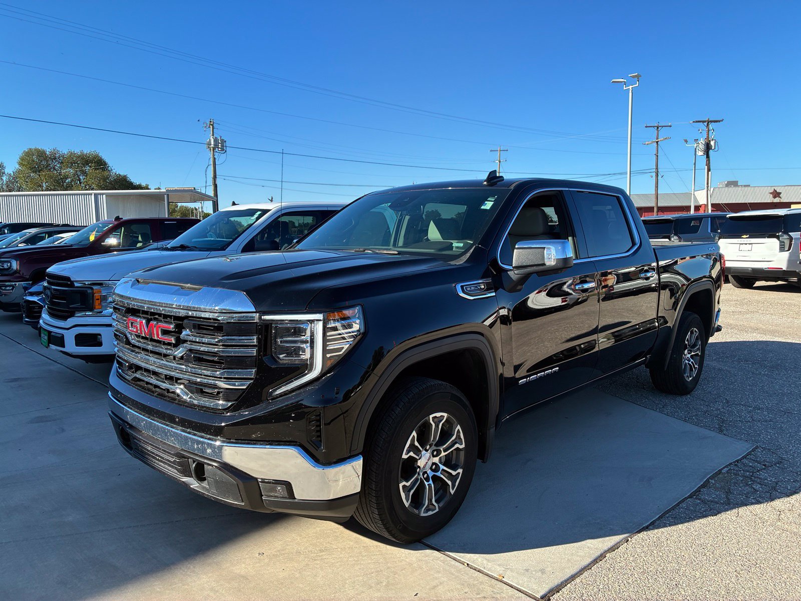 2025 GMC Sierra 1500 SLT