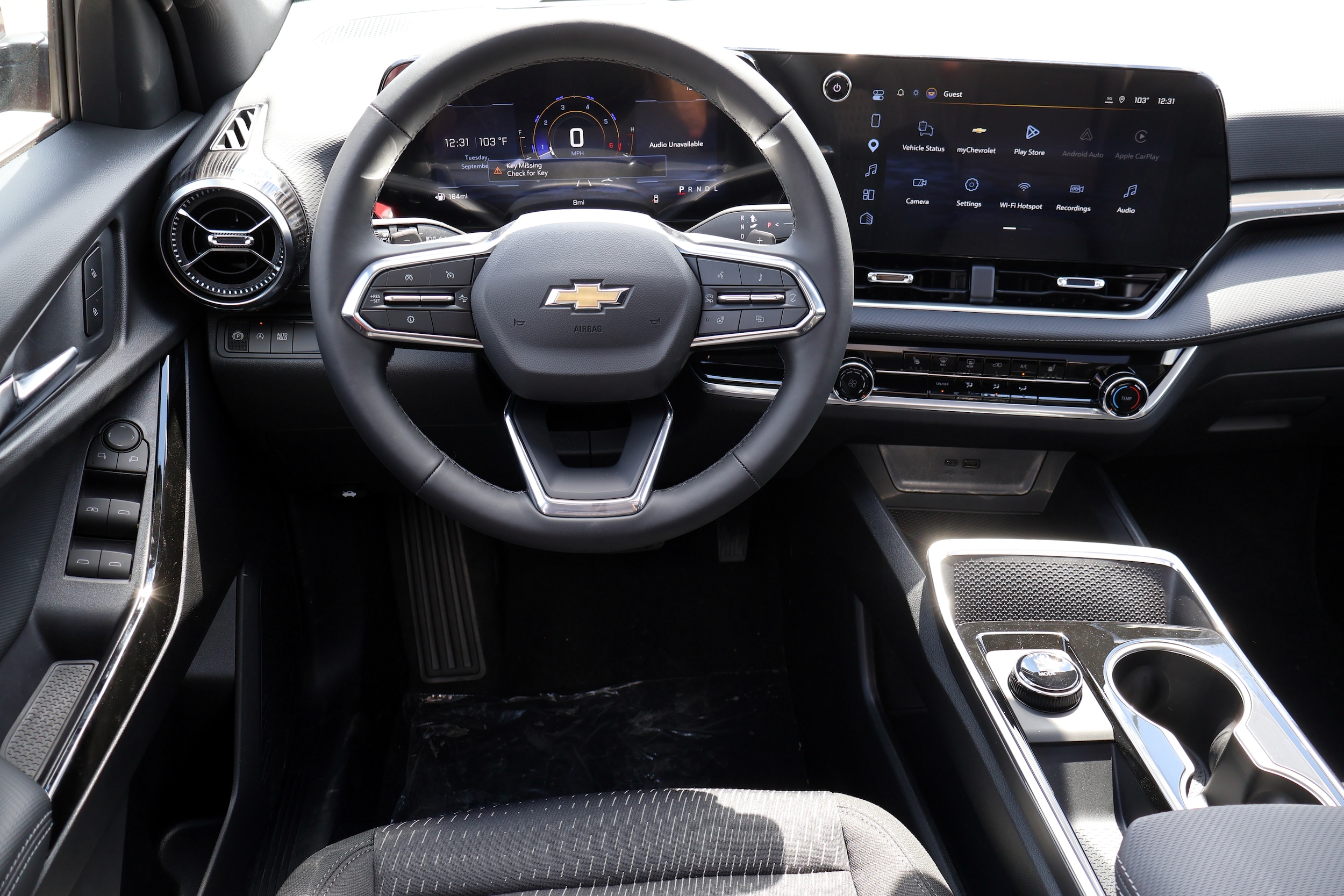 2027 Chevrolet Equinox LT - Photo 8