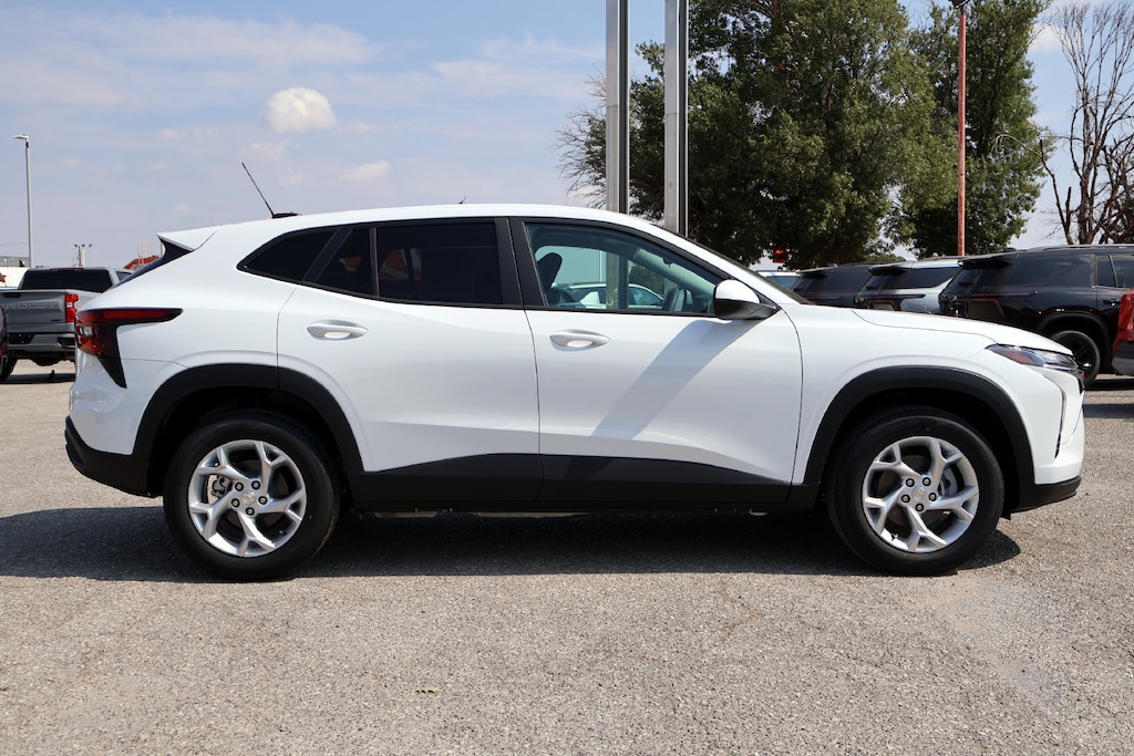 New 2026 Chevrolet Trax LS SUV