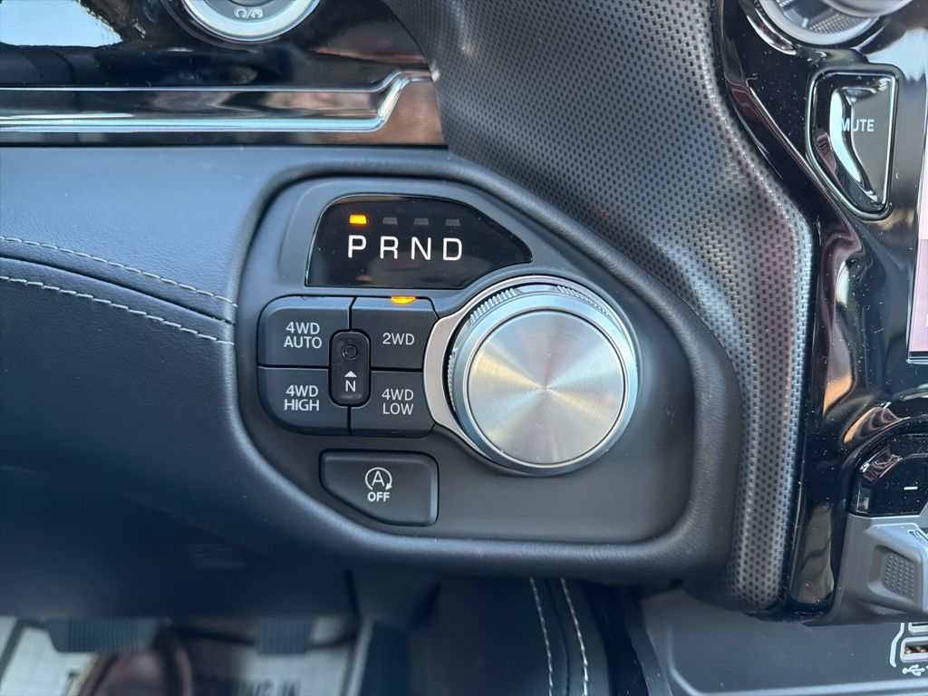 2026 RAM 1500 Limited - Photo 37