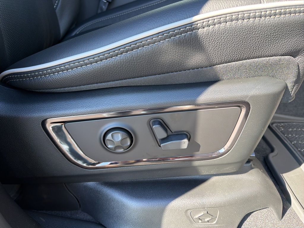 2026 RAM 1500 Limited - Photo 18