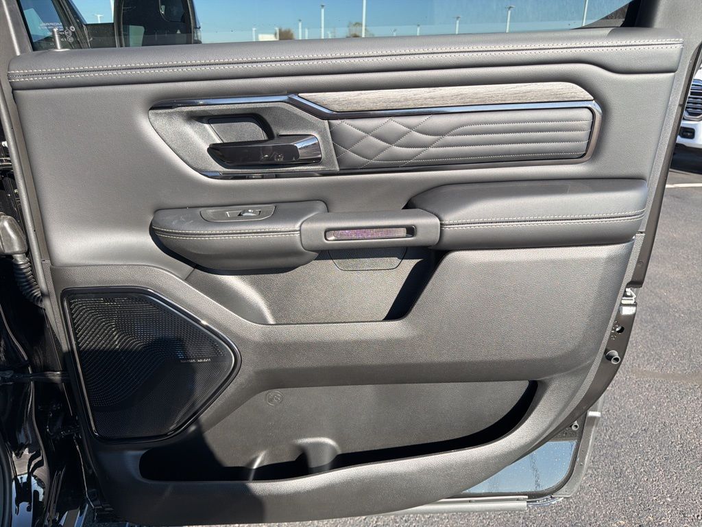 2026 RAM 1500 Limited - Photo 27