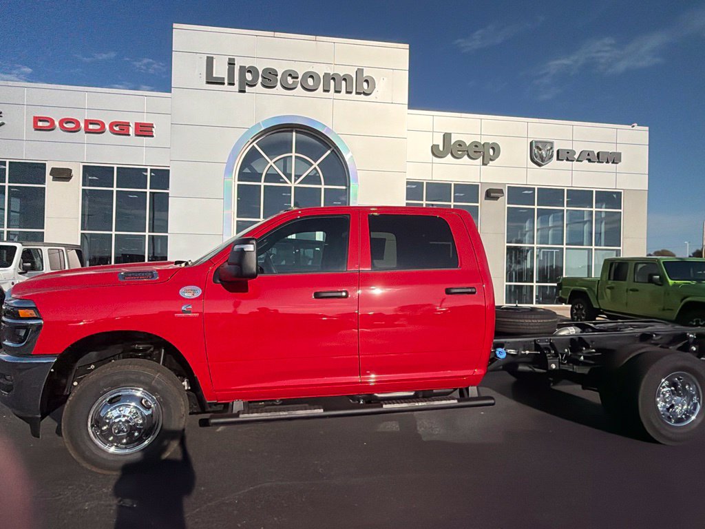 New 2027 Ram 3500 Chassis Cab TRADESMAN CREW 4X4 60' CA Pickup