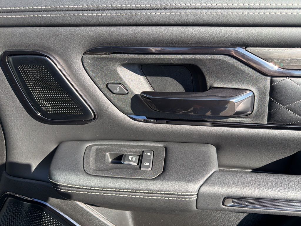 2026 RAM 1500 Limited - Photo 21