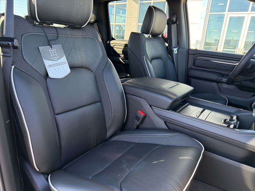 2026 RAM 1500 Limited - Photo 16