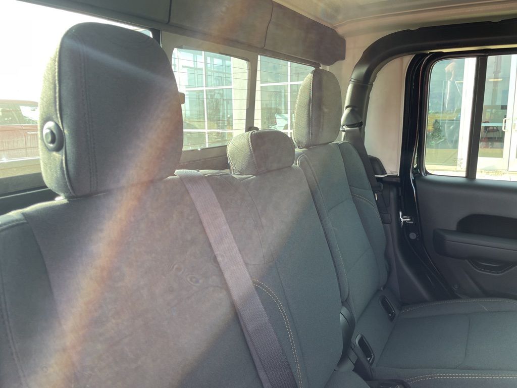 2026 Jeep Gladiator Sport - Photo 37