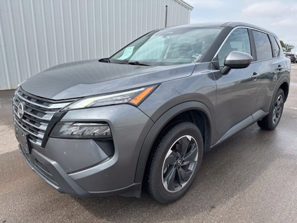 Used 2025 Nissan Rogue SV
