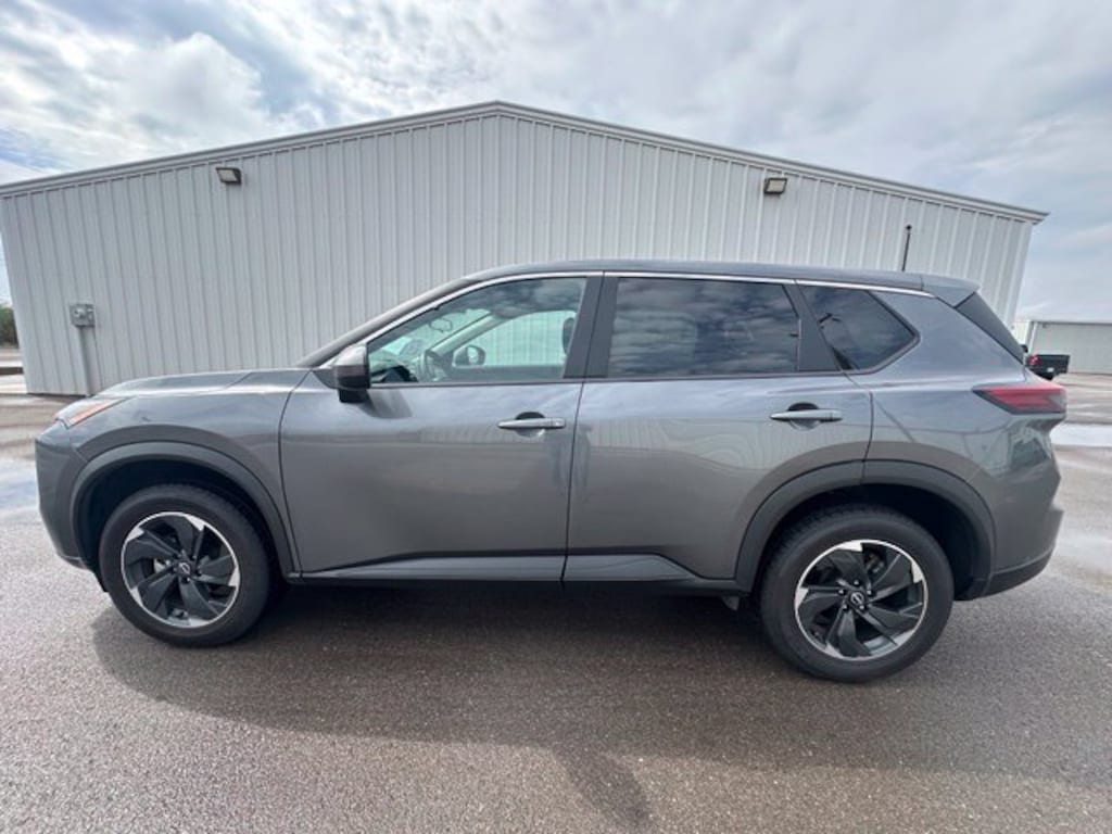 Used 2025 Nissan Rogue SV