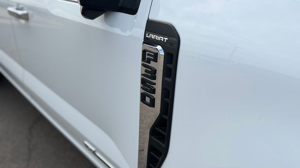 New 2026 Ford F-350SD Lariat Truck