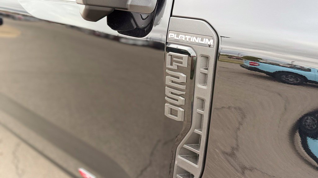 New 2027 Ford F-250SD Platinum Truck