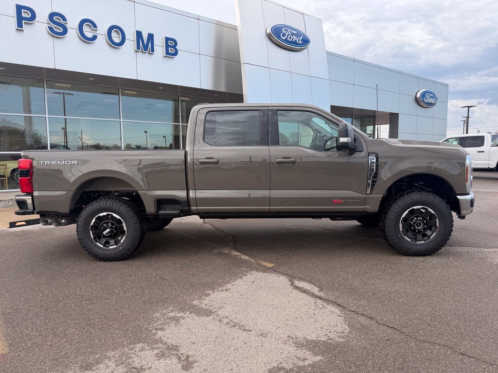 New 2027 Ford F-250SD Lariat Truck