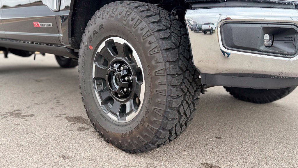 New 2027 Ford F-250SD Lariat Truck