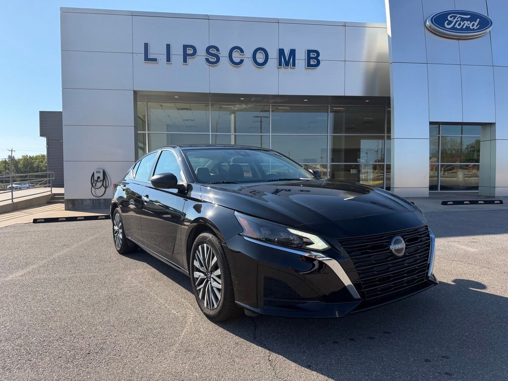 Used 2025 Nissan Altima SV Sedan