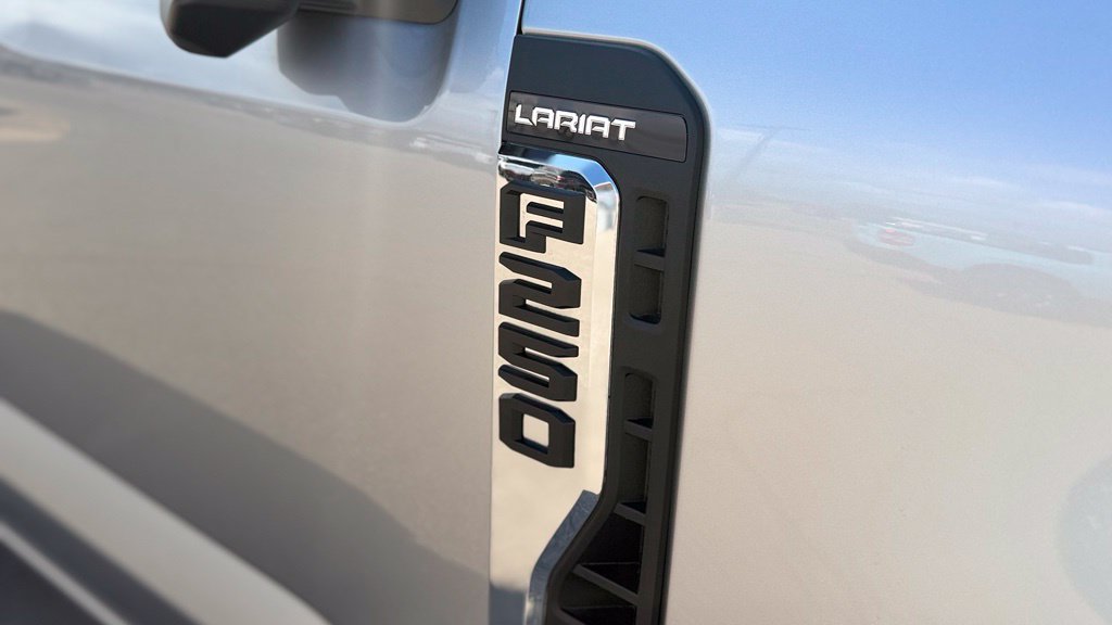 New 2027 Ford F-250SD Lariat Truck