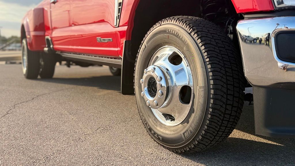 New 2026 Ford F-350SD Lariat Truck