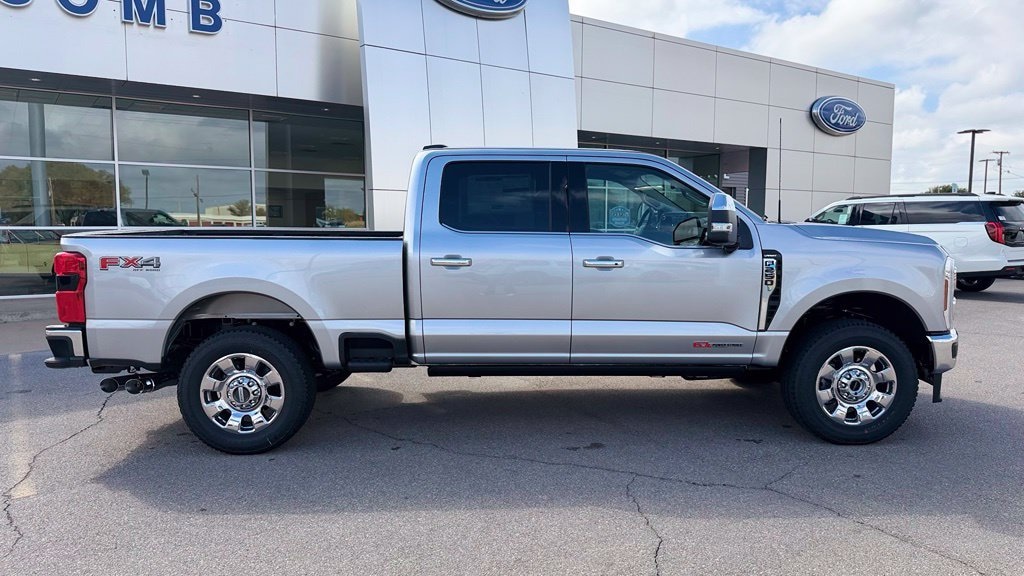 New 2027 Ford F-250SD Lariat Truck