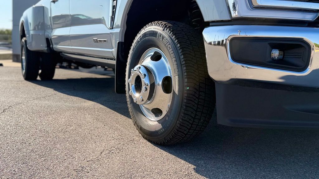 New 2026 Ford F-350SD Lariat Truck