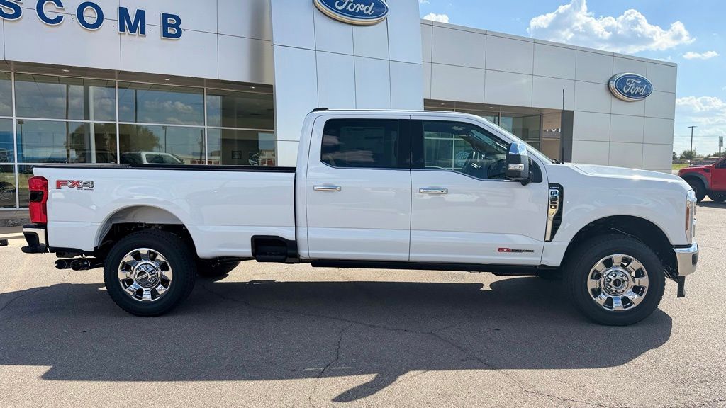 New 2027 Ford F-350SD Lariat Truck