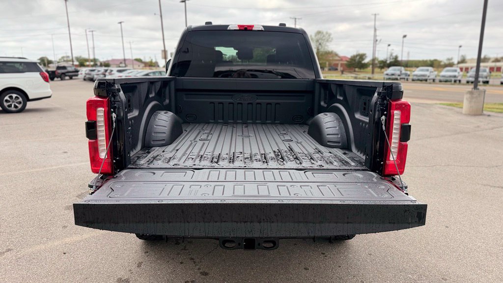New 2027 Ford F-250SD Lariat Truck
